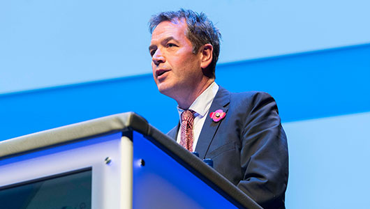 Andrew Hill, en su intervención en la conferencia HIV Glasgow. Créditos de la imagen: HIV Drug Therapy Glasgow 2016 